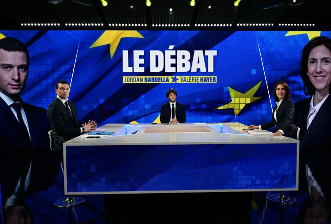 Le candidat du Rassemblement national, Jordan Bardella, et celle du camp présidentielle, Valérie Hayer, avant un débat sur BFM-TV, jeudi 2 mai 2024. 