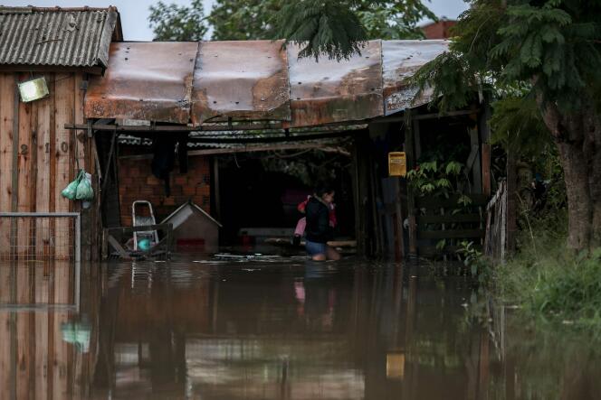 A Porto Alegre, dans le sud du Bresil touché par des inondations, le 3 mai 2024. 