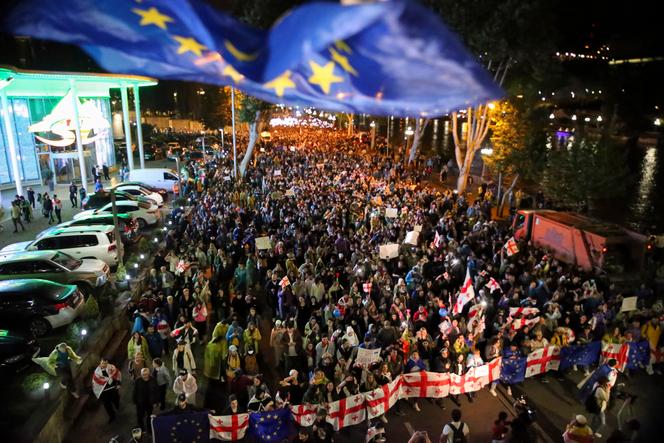 A une manifestation contre la loi sur l’influence étrangère, à Tbilisi, en Géorgie, le 3 mai 2024. 