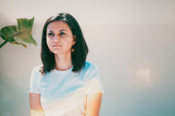 La réalisatrice Payal Kapadia, à Cannes, en 2021, lors de la sélection de son premier film à la Quinzaine des réalisateurs.
