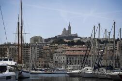 Le Vieux-Port et la basilique Notre-Dame de la Garde, à Marseille, le 22 juillet 2017.