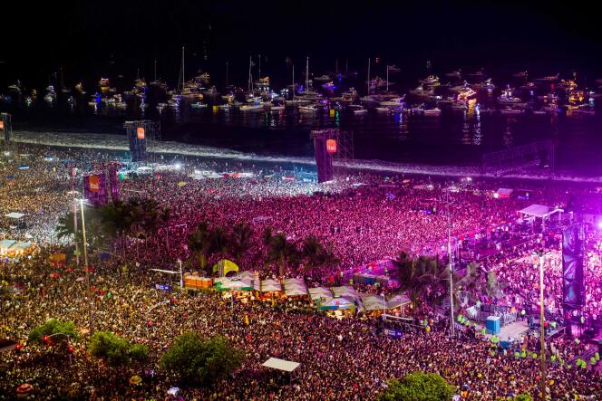 TOPSHOT - An aerial view shows the crowd before US pop star Madonna's free concert at the Copacabana beach in Rio de Janeiro, Brazil, on May 4, 2024.