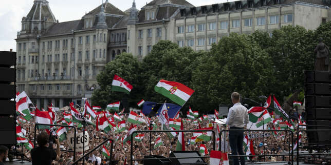 En Hongrie, les opposants à Viktor Orban manifestent autour de Péter Magyar
