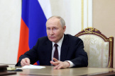 Le président russe Vladimir Poutine préside une réunion sur les questions économiques, au Kremlin à Moscou, le 3 mai 2024. 