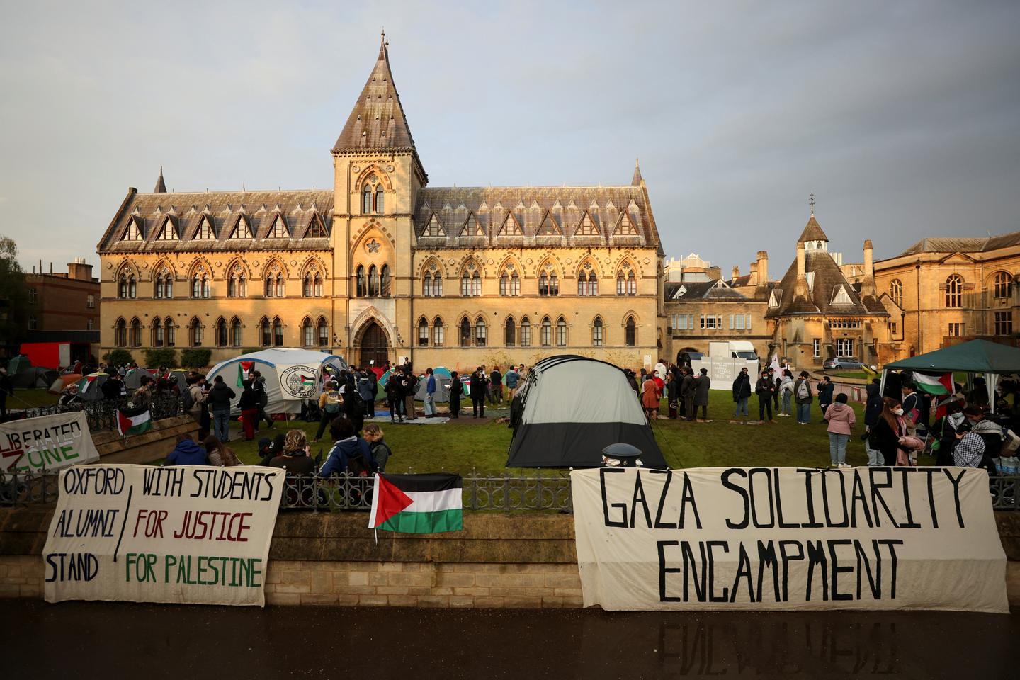 UK police arrest 16 at Oxford University Gaza war protest