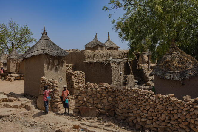 Village dogon à Bandiagara, au Mali, en février 2024.