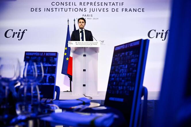 Le premier ministre, Gabriel Attal, prononce un discours lors du dîner annuel du Conseil représentatif des institutions juives de France (CRIF), au Carrousel du Louvre, à Paris, le 6 mai 2024.