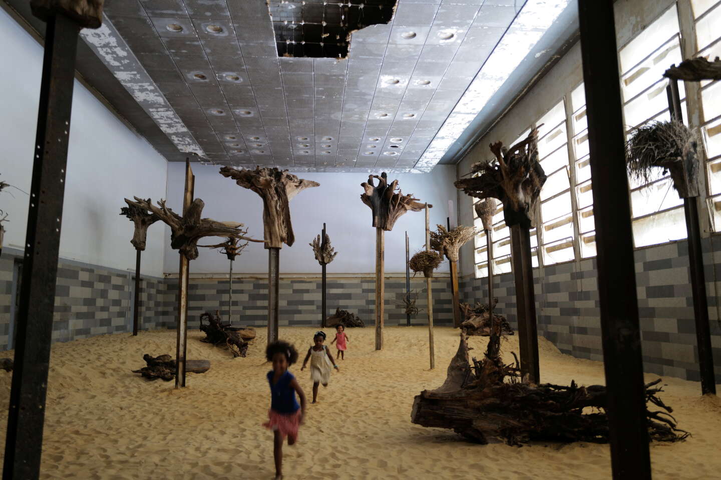 Sénégal : la Biennale de Dakar, rendez-vous majeur de l’art contemporain africain, reportée de six mois