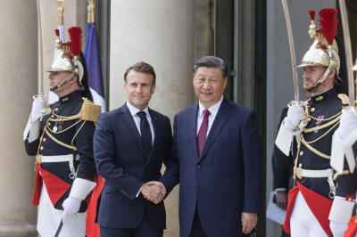 Le président Emannuel Macron accueille le Président de la République populaire de Chine, Xi-Jinping. Palais de l’Elysée, le 6 mai 2024. 