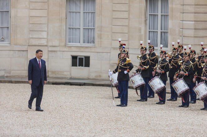 Arrivée du président de la République populaire de Chine, Xi-Jinping, à l’Elysée, le 6 mai 2024. 