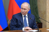 Le président russe Vladimir Poutine préside une réunion avec les membres du gouvernement à Moscou, Russie, le 6 mai 2024. 
