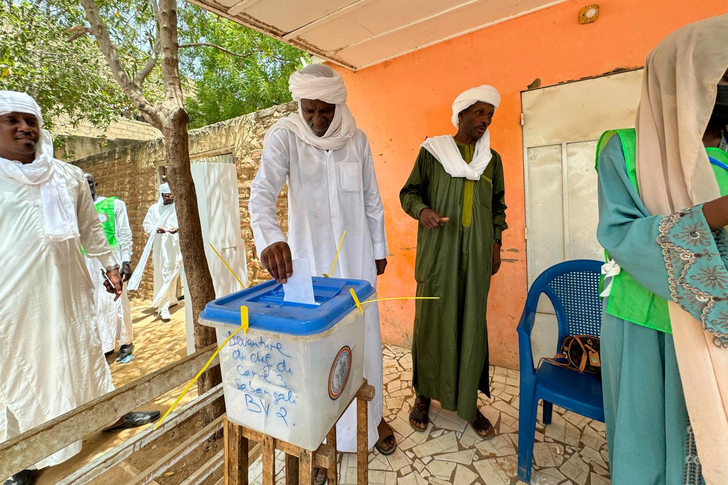 Voter in Chad election shot dead at polling station