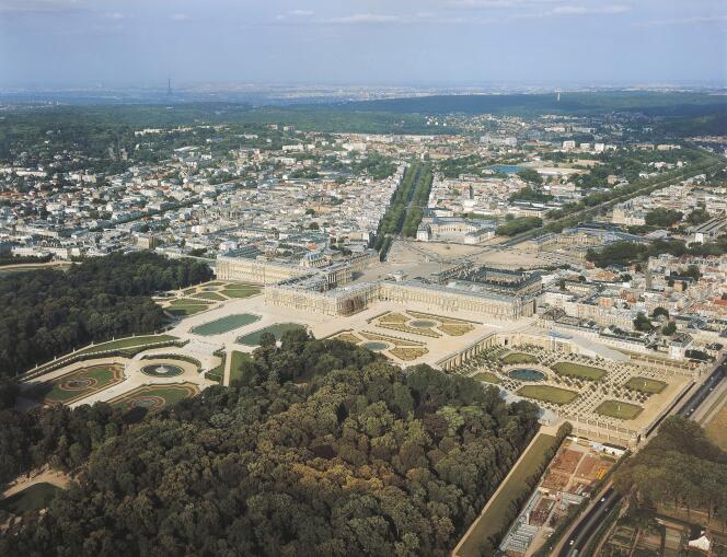 Vue aérienne des jardins du château de Versailles 