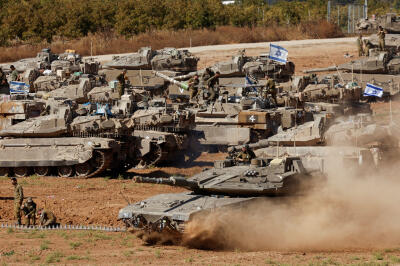 Tanks israéliens, proche de la frontière entre Israël et la bande de Gaza, le 7 mai 2024. 