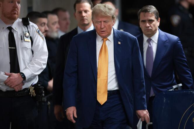 Donald Trump arrive au tribunal pénal de Manhattan, à New York, le 7 mai 2024.
