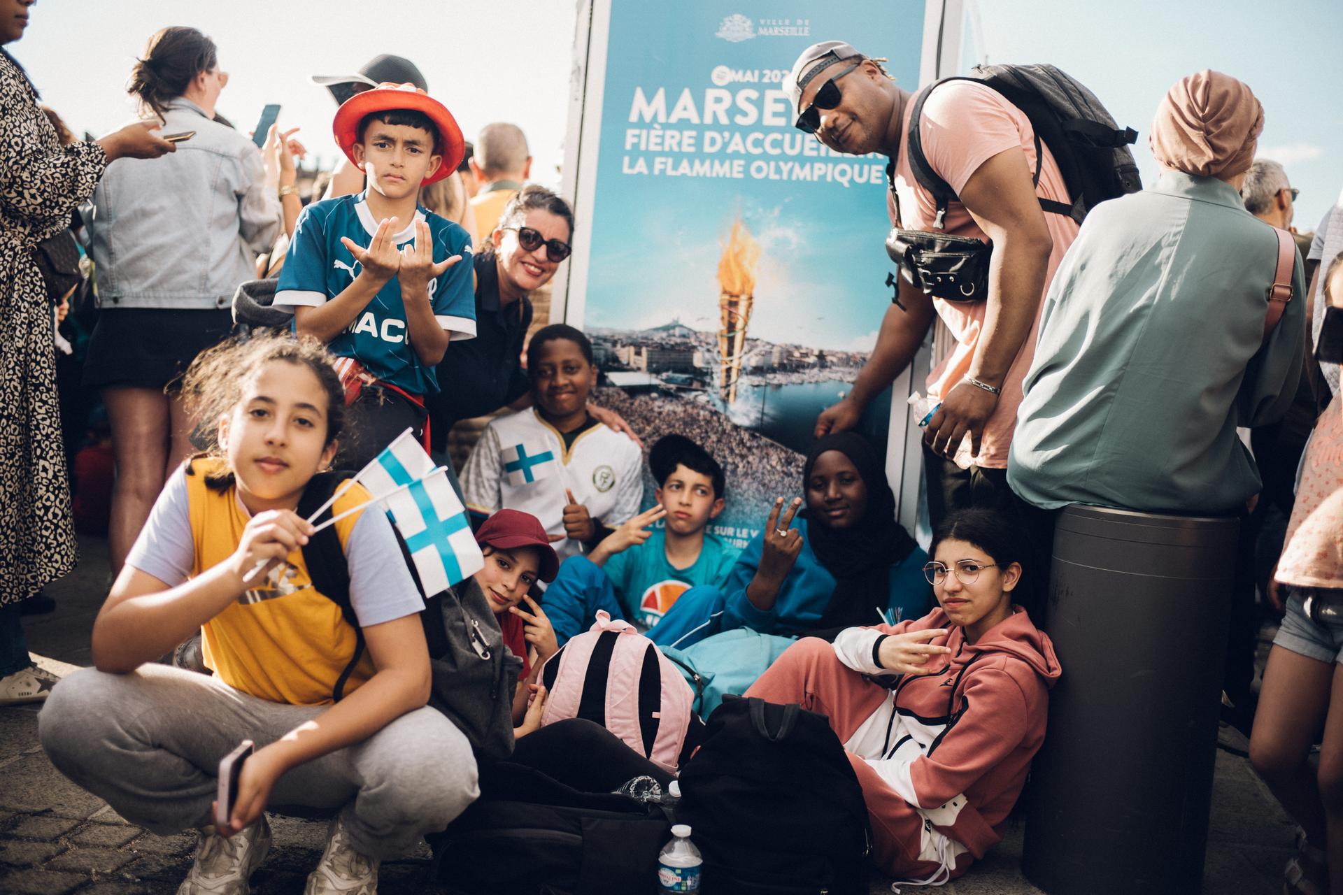 La flamme olympique, la foule et le rappeur Jul : à Marseille, une ...