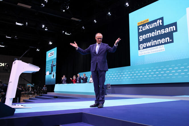 Le leader de l’Union chrétienne-démocrate (CDU) Friedrich Merz, réélu à la tête du parti, lors de la convention du parti CDU à Berlin, Allemagne, 6 mai 2024. 