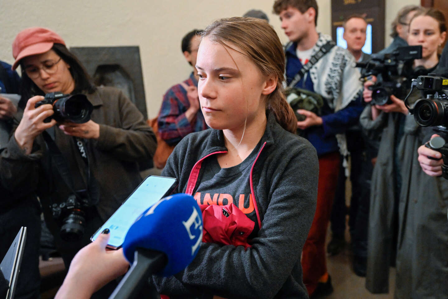Regarder la vidéo Greta Thunberg condamnée à une amende pour désobéissance civile en Suède