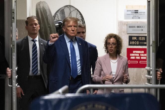 Donald Trump et son avocate, Susan Necheles, à la cour criminelle de Manhattan, à New York, le 9 mai 2024. 