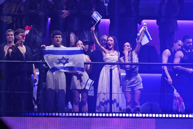 Eden Golan représentant Israël avec la chanson « Hurricane » se qualifie pour la finale lors de la deuxième demi-finale de la 68ᵉ édition du Concours Eurovision de la chanson, à Malmö, Suède, le 9 mai 2024.