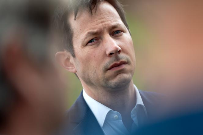 François-Xavier Bellamy, candidat des Républicains aux élections européennes, à Saint-Vincent-Rive-d’Olt (Lot), le 26 avril 2024.