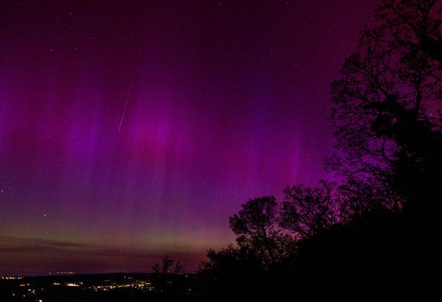 Aurora borealis in the Jura sky, night from May 10 to 11, 2024. 