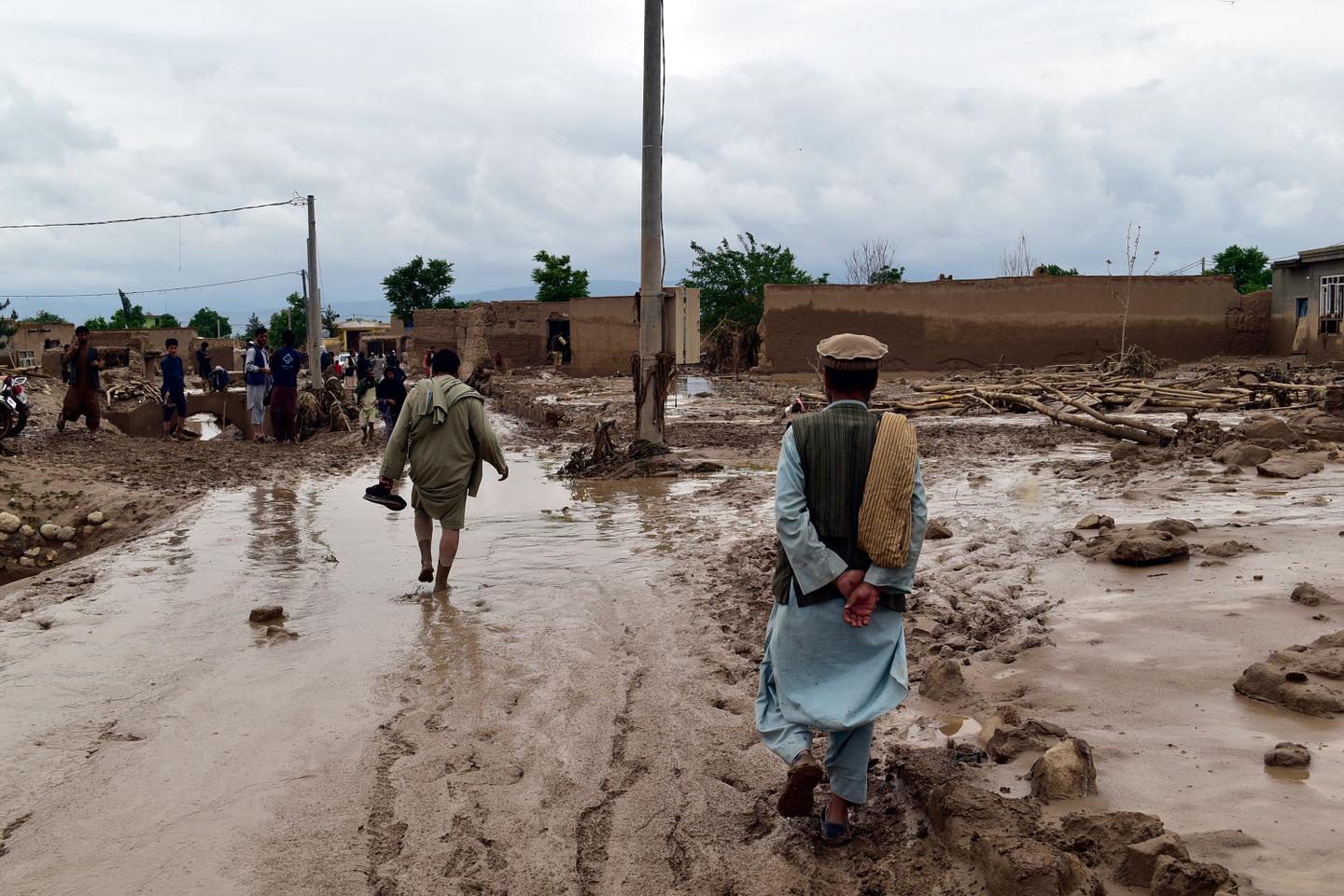 More than 300 dead in Afghanistan flash floods