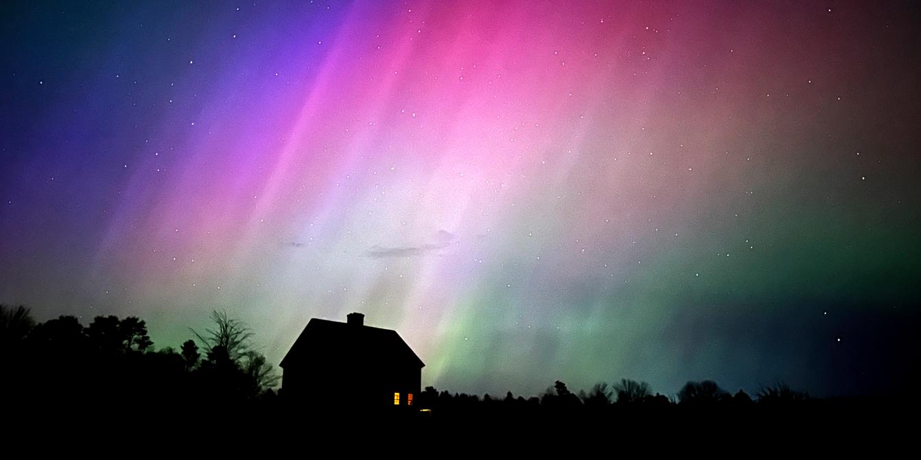 Rare northern lights seen in Paris region and across the world