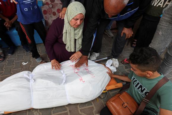 Le 12 mai 2024 à l'hôpital Al-Aqsa de Deir Al-Balah, au centre de la bande de Gaza.