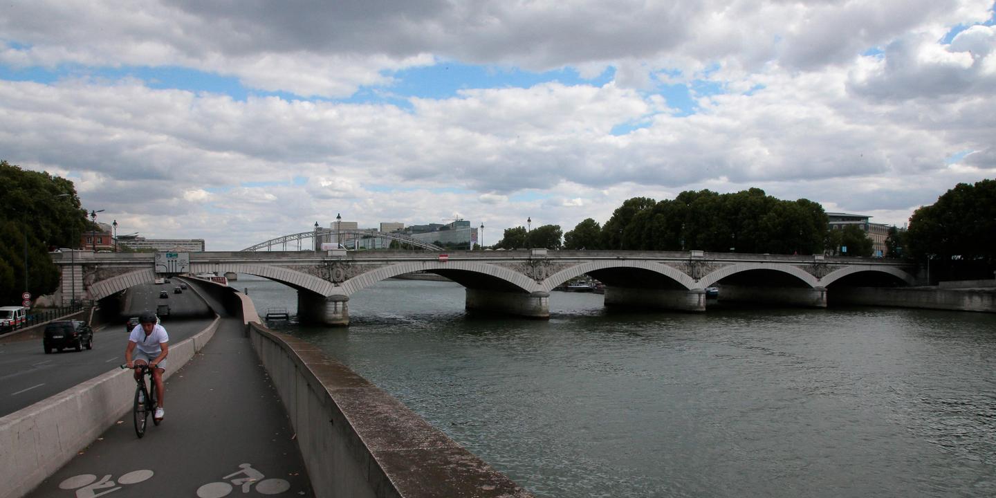 Man charged after dismembered body found under Paris bridge