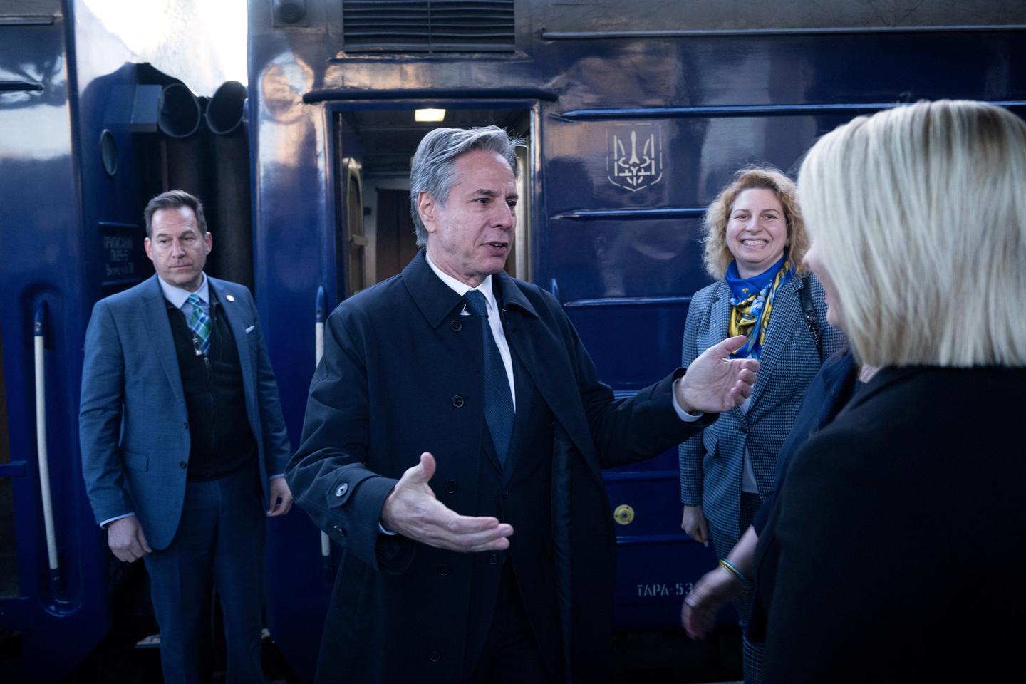 Blinken makes unannounced visit to Ukraine to show US support