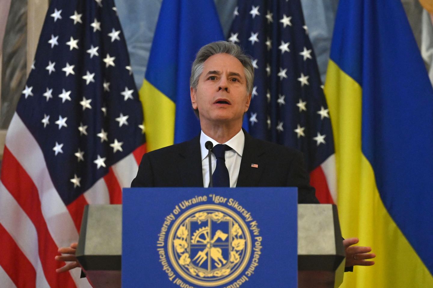 Blinken delivers message of support to Ukrainians while in Kyiv