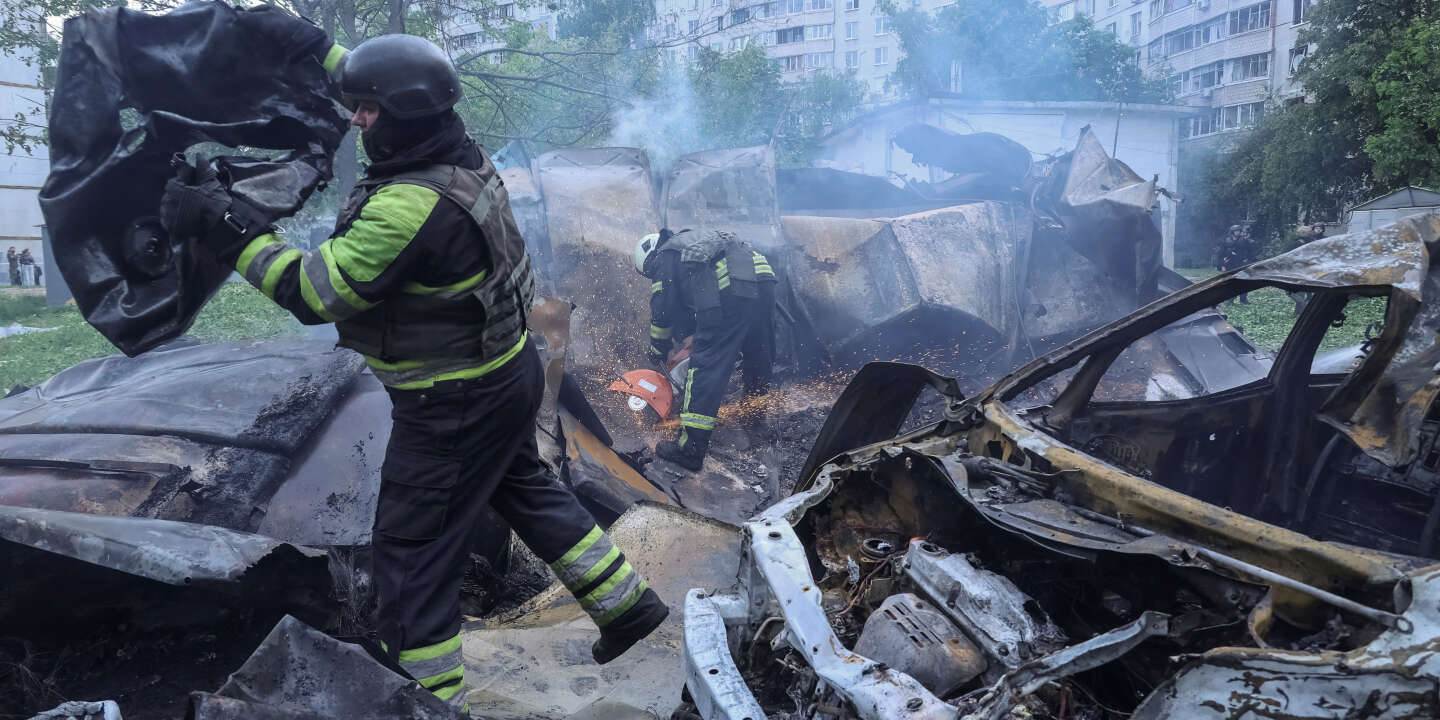 Nach Angaben örtlicher Beamter wurden bei dem russischen Angriff in Charkiw mindestens zwanzig Menschen verletzt