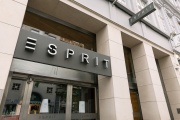 Une boutique Esprit fermée à la suite de la faillite de la branche belge de la chaîne de vêtements, à Gand, le 9 avril 2024.