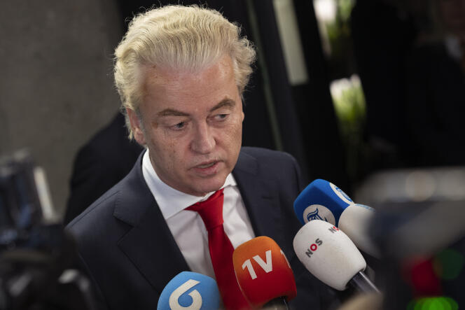 Geert Wilders, chef du Parti pour la liberté, s’adresse aux médias à La Haye, le 24 novembre 2023. Sa formation d’extrême droite est arrivée en tête des élections législatives aux Pays-Bas deux jours avant.