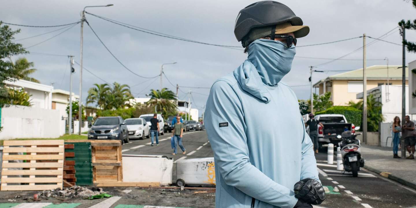 Regarder la vidéo En direct, émeutes en Nouvelle-Calédonie : soixante-quatre gendarmes et policiers ont été blessés et près de 200 émeutiers interpellés depuis lundi, selon le haut-commissaire