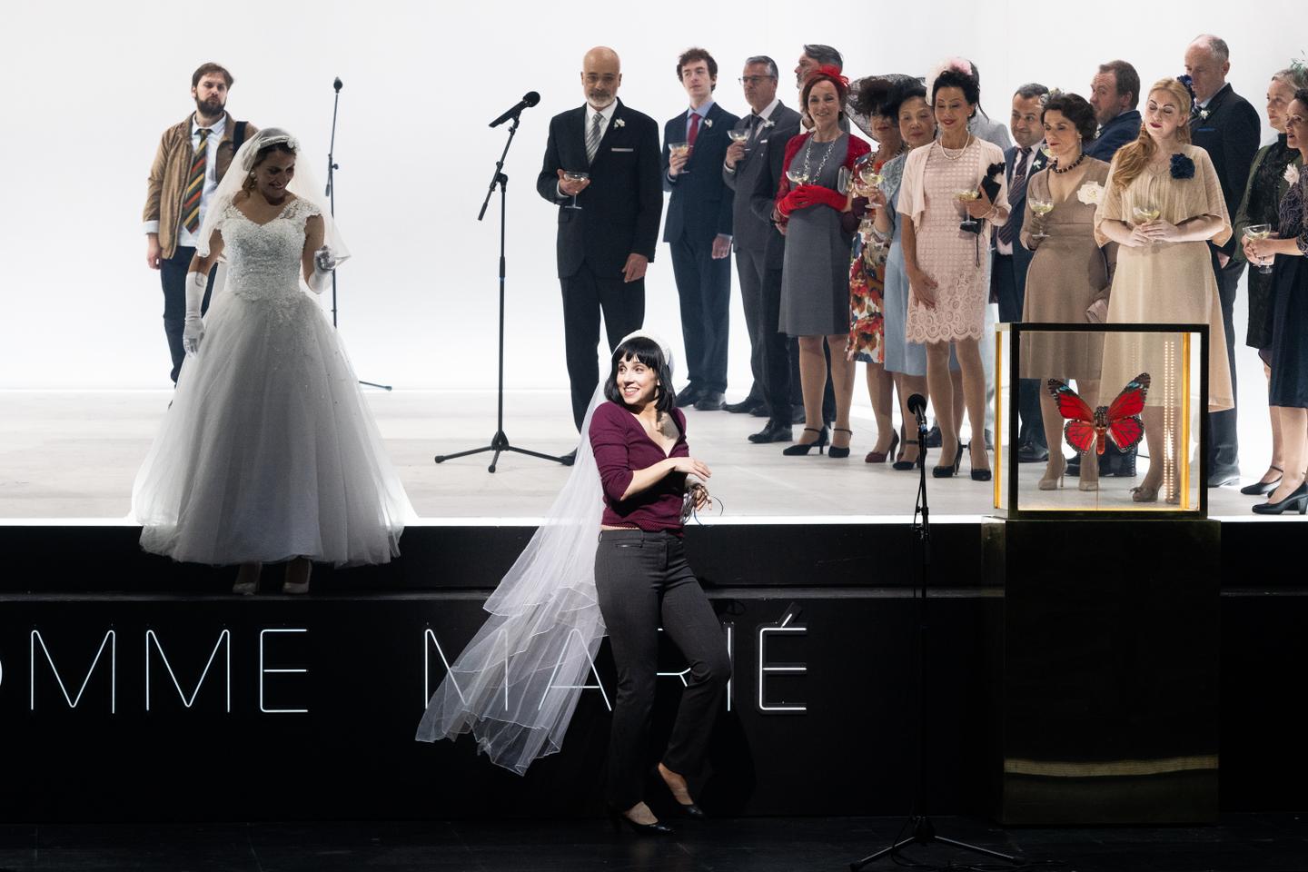 Regarder la vidéo A l’Opéra de Lyon, un « Béatrice et Bénédict » chassé du paradis terrestre