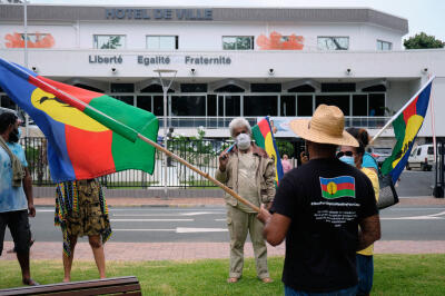 Kanak independence fighters demonstrate in Nouméa on December 13, 2021, the day after the referendum on self-determination.