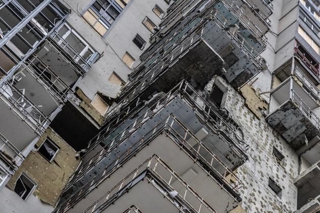 A building in downtown Kharkiv, Ukraine, hit by a Russian bomb that injured at least twenty people, May 15, 2024.