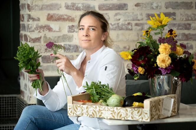 Amandine Chaignot es una de las chefs que cocinará para los atletas durante los Juegos Olímpicos y Paralímpicos de París.  Aquí, 5 de agosto de 2023.