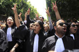 En Tunisie, inquiétude des avocats après les arrestations de deux des leurs et des soupçons de « torture »