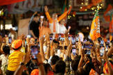En Inde, le culte de Narendra Modi, principal argument de la campagne du parti BJP