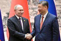 Le président russe, Vladimir Poutine, et son homologue chinois, Xi Jinping, à l’occasion d’une rencontre à Pékin, le 16 mai 2024.