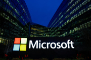 Le logo Microsoft devant ses bureaux à Issy-les-Moulineaux (Hauts-de-Seine), en mars 2024.