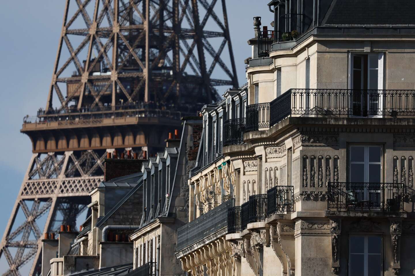 Regarder la vidéo A Paris, les contrôles des meublés touristiques se multiplient à l’approche des JO : « En cas d’infraction vous risquez jusqu’à 50 000 euros d’amende »