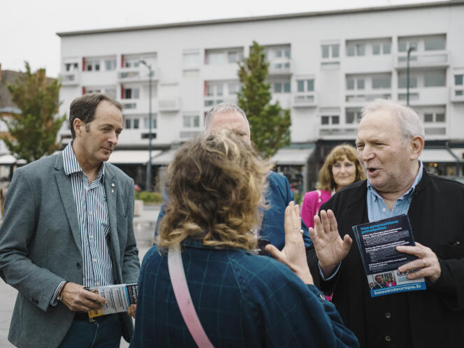 Bernard Guetta, member of the European Parliament for the Renew group, in Calais (Pas-de-Calais), distributing leaflets near the market, May 18, 2024.