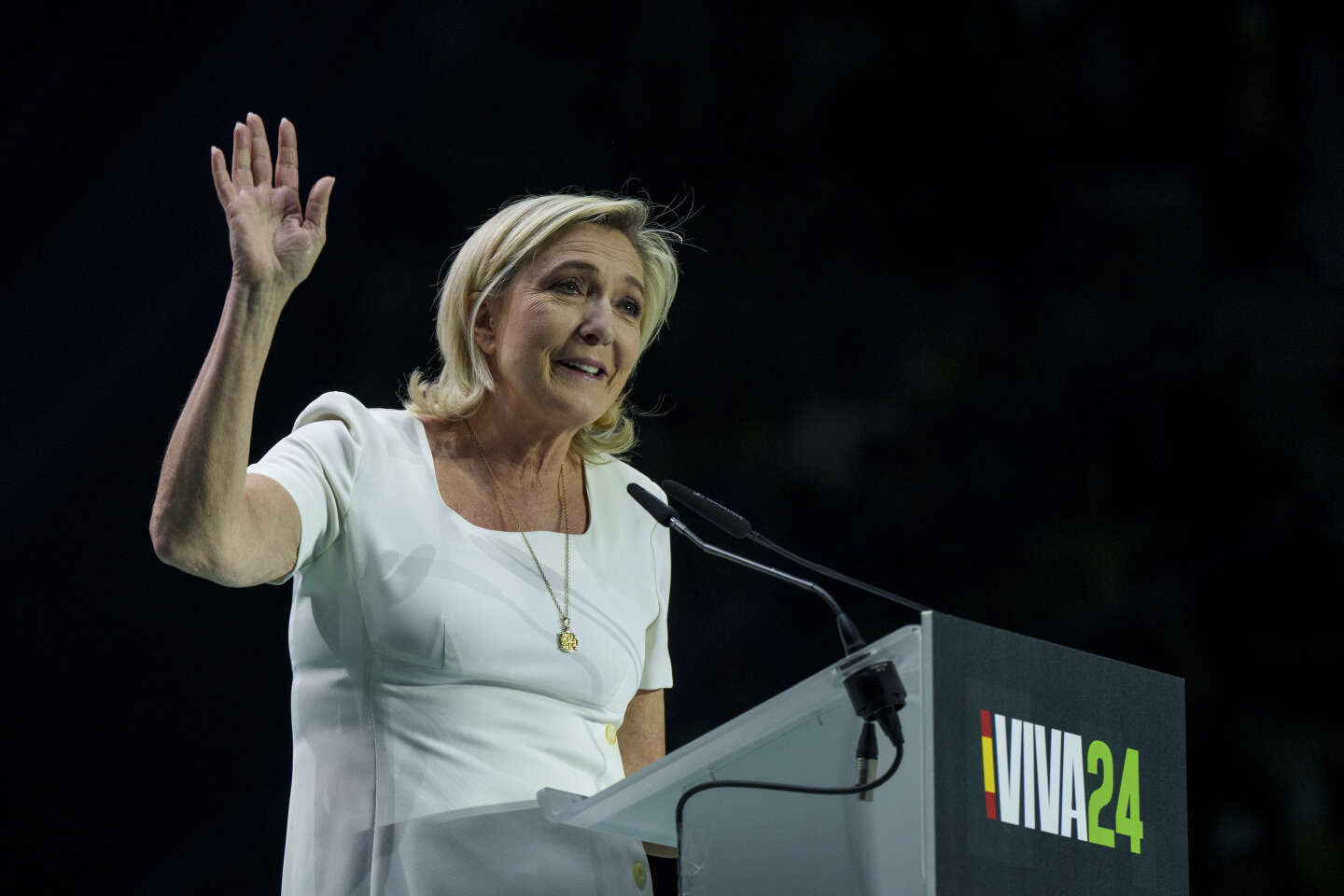 Regarder la vidéo Marine Le Pen dénonce une « situation de séparatisme migratoire » en France
