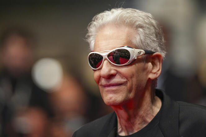 David Cronenberg sur les marches du Palais des festivals, à Cannes, le 20 mai 2024.