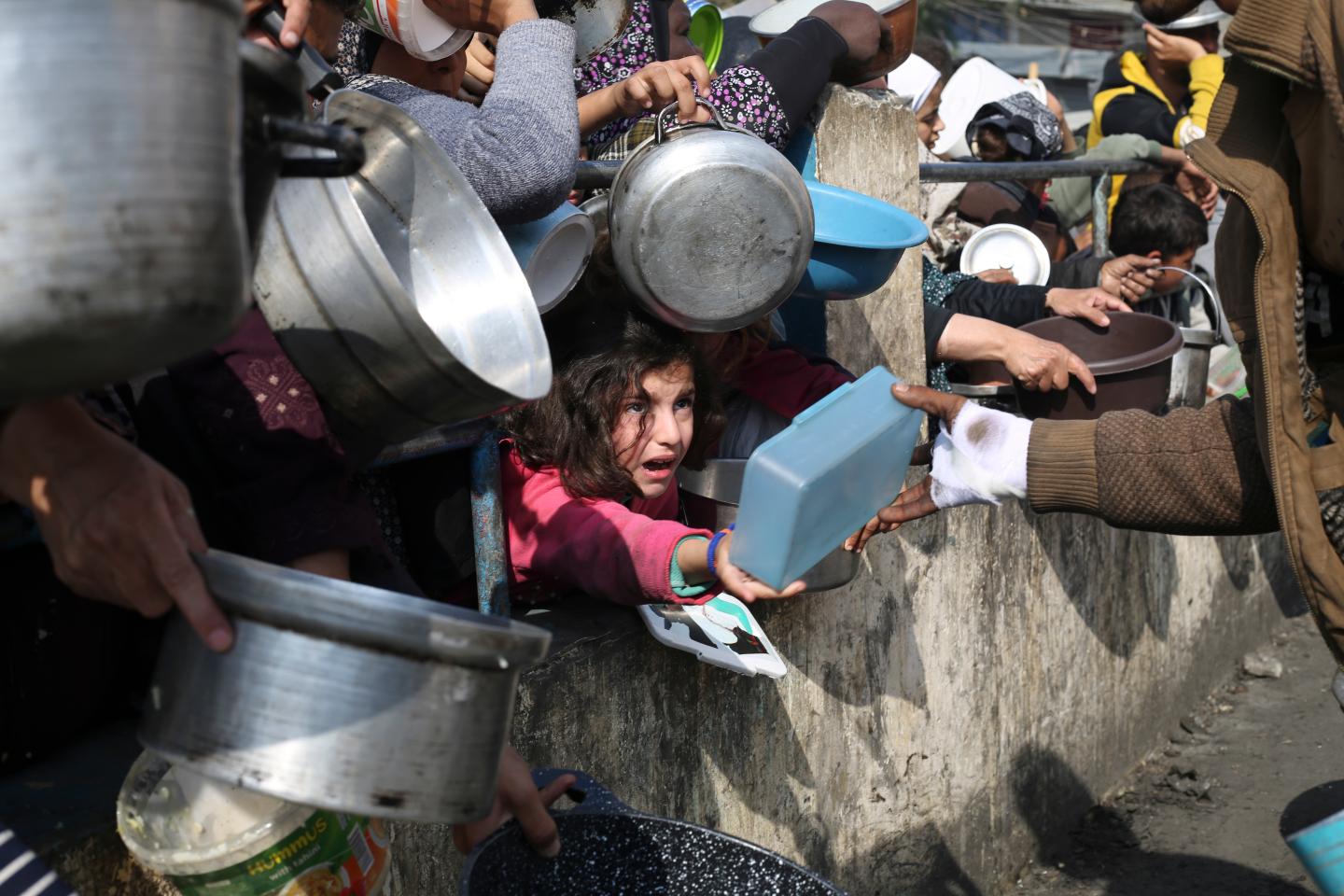 Israeli military announces daily 'pause' for Gaza aid