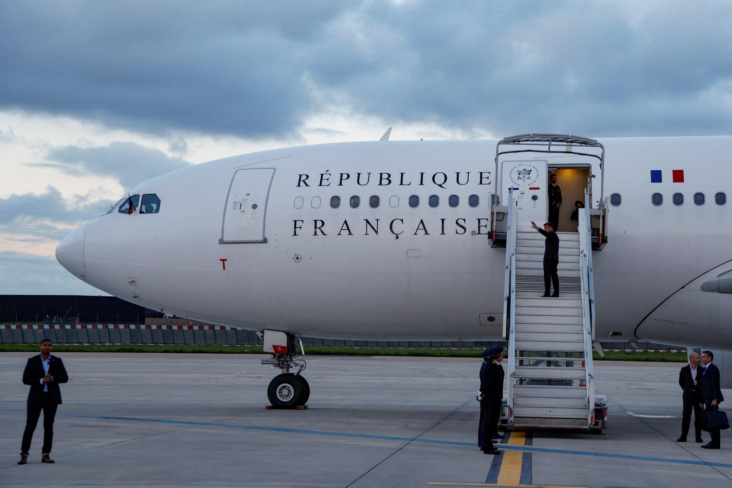 French president flies to riot-struck New Caledonia